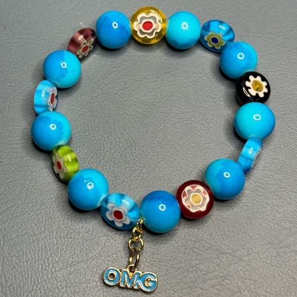 Jewelry - Handmade Floral Glass Beaded Bracelet